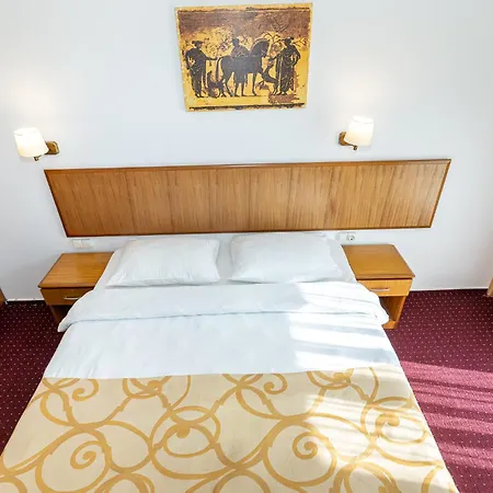 Safir Blue 3* Saturn