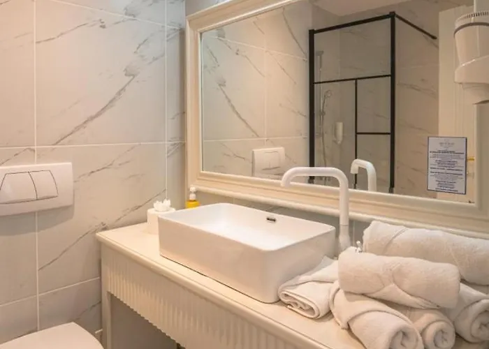 Safir Blue 3* Saturn